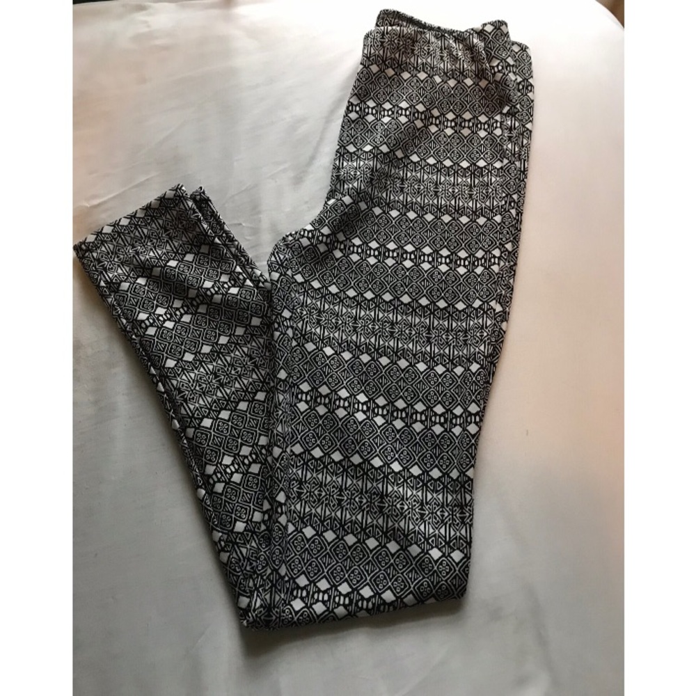 Bethany Mota printed leggings 🖤🖤🖤